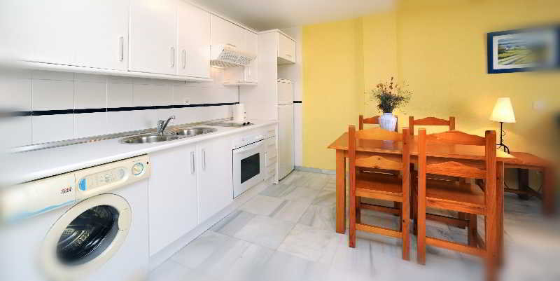 Apartamentos Leo Velamayor