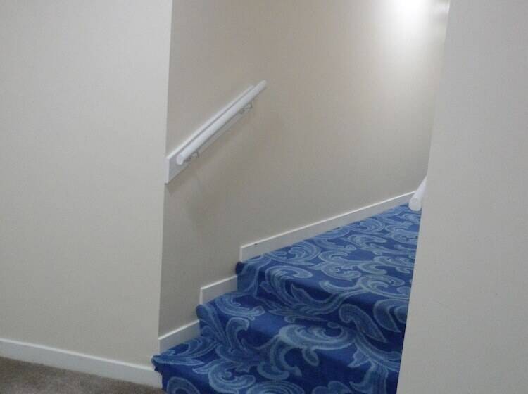 Отель Britannia  Edinburgh