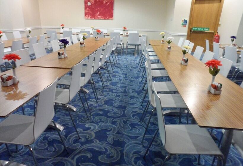 Отель Britannia  Edinburgh