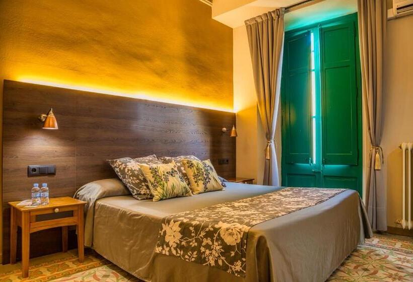 هتل Els Jardins De La Martana