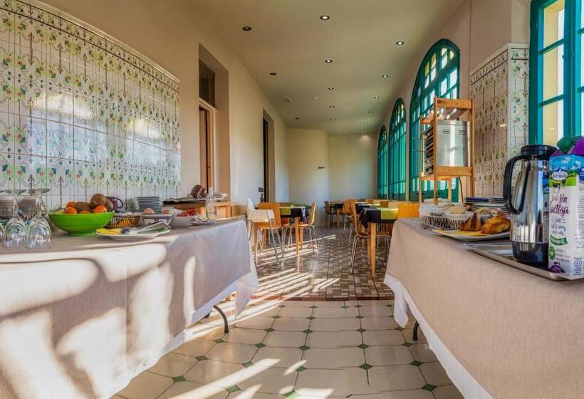 هتل Els Jardins De La Martana