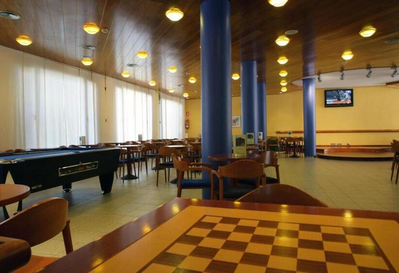 هتل Fenals Garden