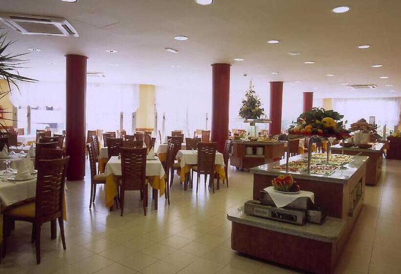 هتل Fenals Garden