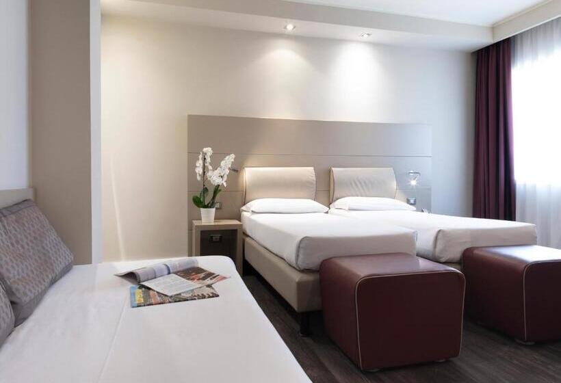 Smart Hotel Holiday