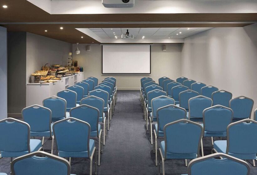 هتل Ibis Jeddah City Center