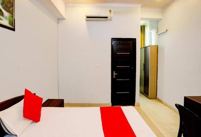 Hotel Oyo 29308 Virasat Shaheed Path Inn
