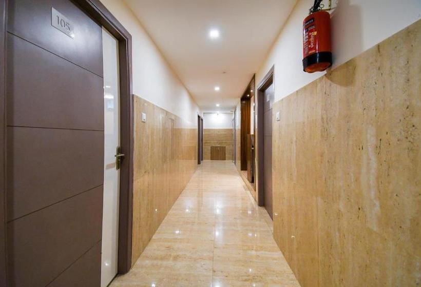ホテル Oyo 70123 Sada Shiv Guest House