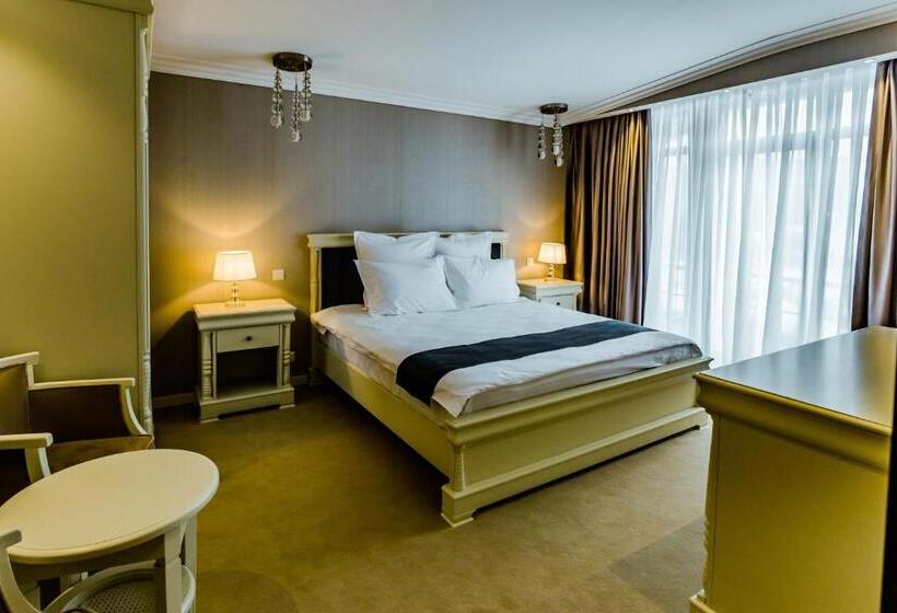 استراحتگاه Carpat Inn