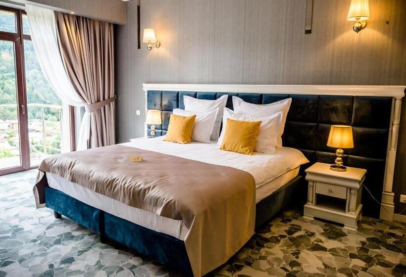 استراحتگاه Carpat Inn
