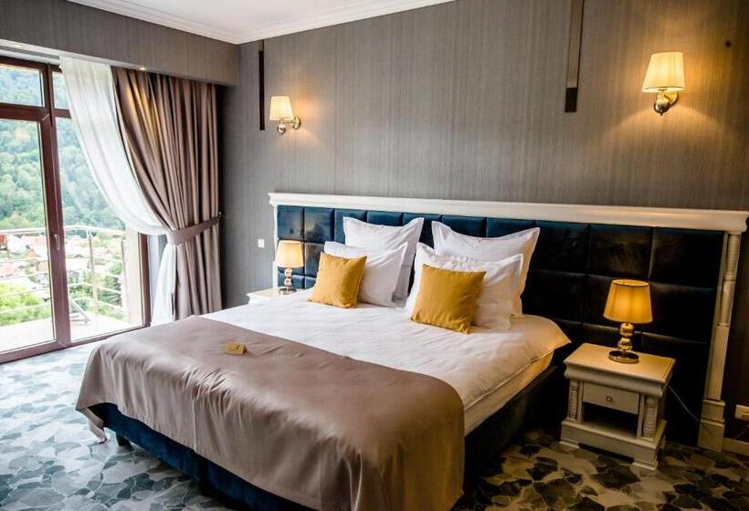 استراحتگاه Carpat Inn