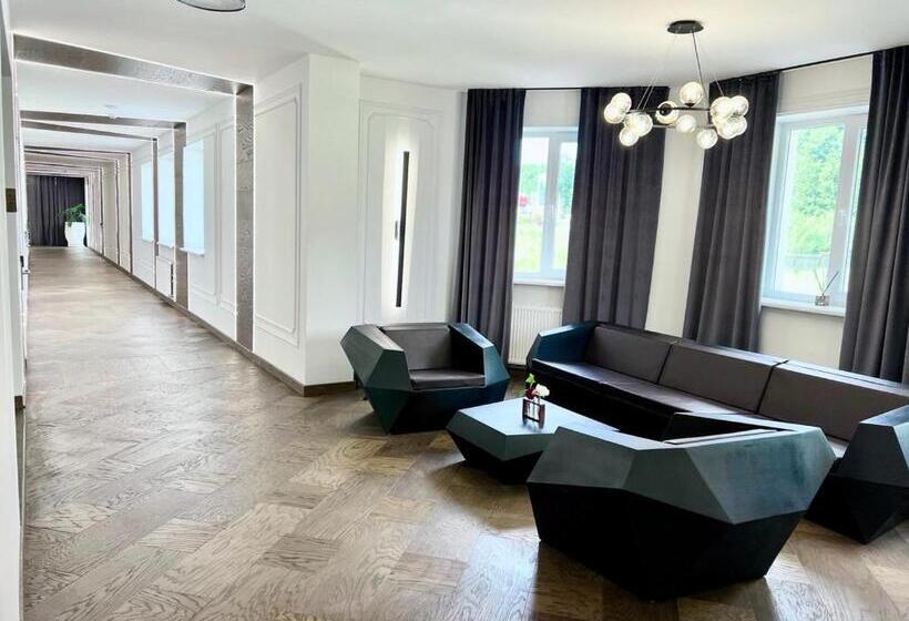 فندق على الطريق Otaman Resort