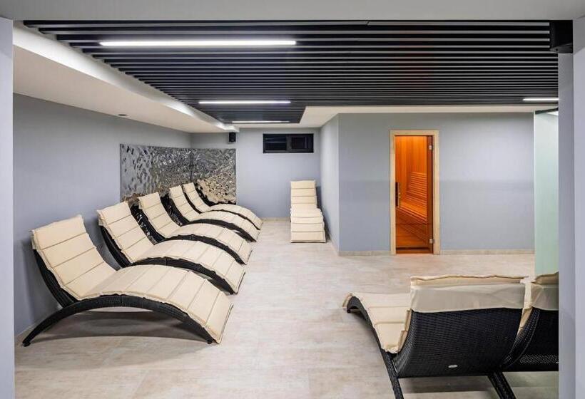 فندق على الطريق Otaman Resort