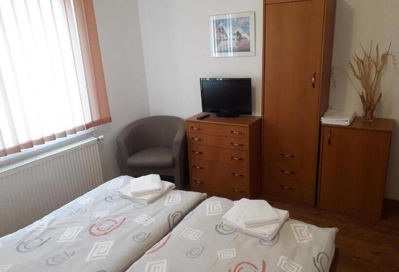 بنسيون Penzión Vila Dalí