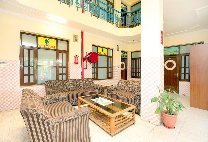 酒店 Surya Palace By Oyo Rooms