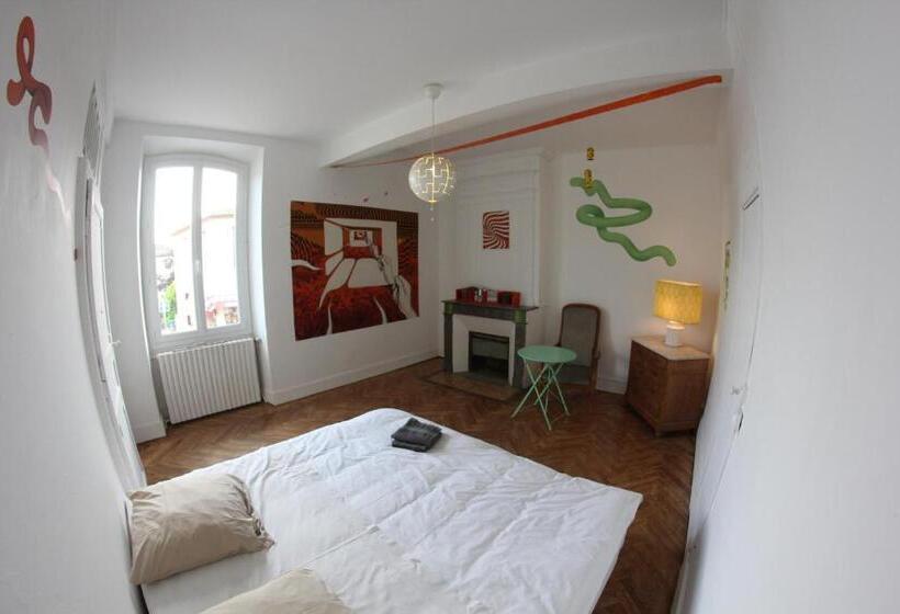 بنسيون L Auberge Meilhannaise