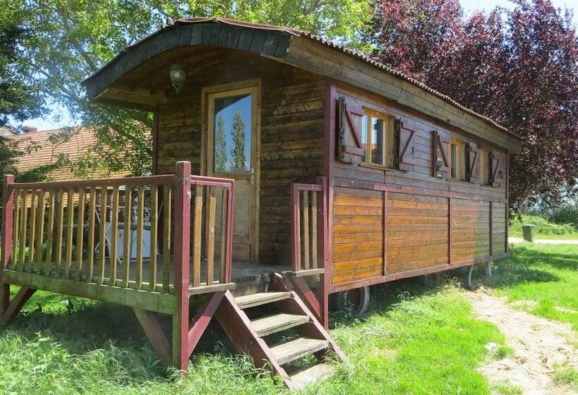 تختخواب و صبحانه La Ferme De L Isle Et Sa Roulotte