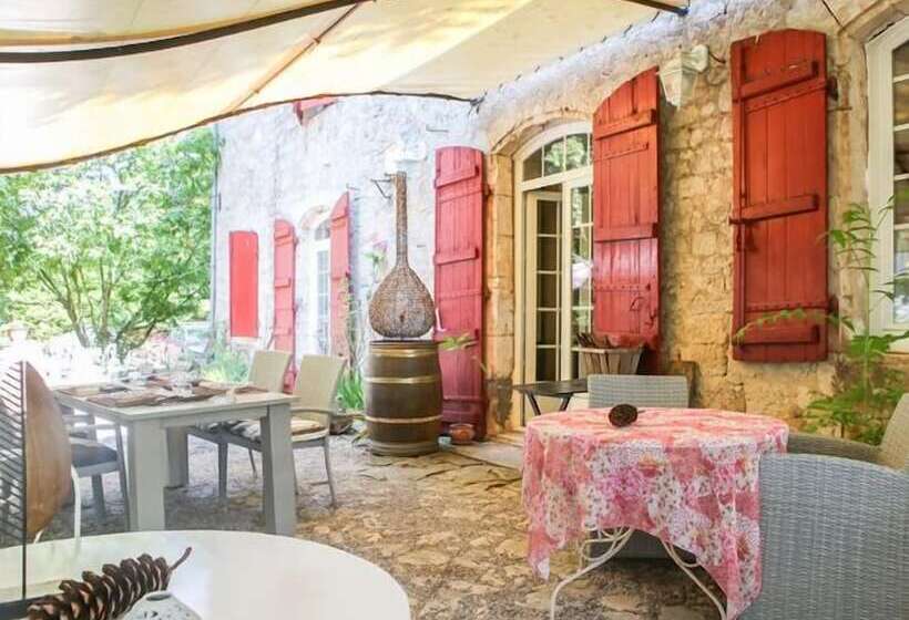 ペンション La Gentilhommière Restaurant Etincelles