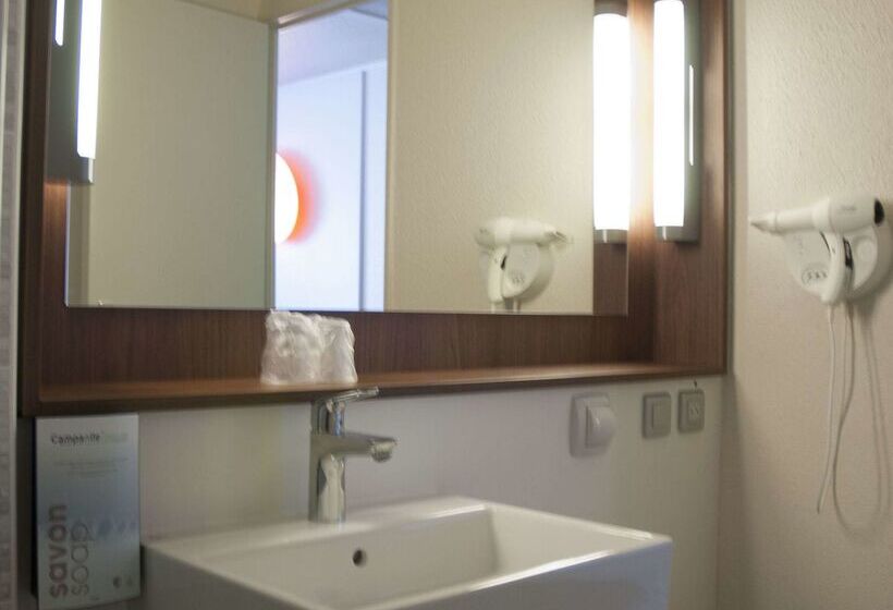 호텔 Campanile Creil Villers Saint Paul