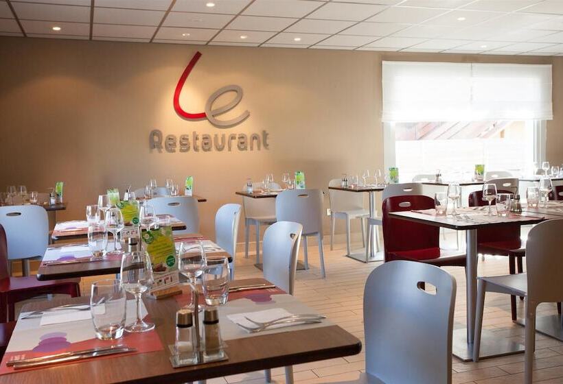 בית מלון כפרי Campanile Tours Sud  Chambraylestours