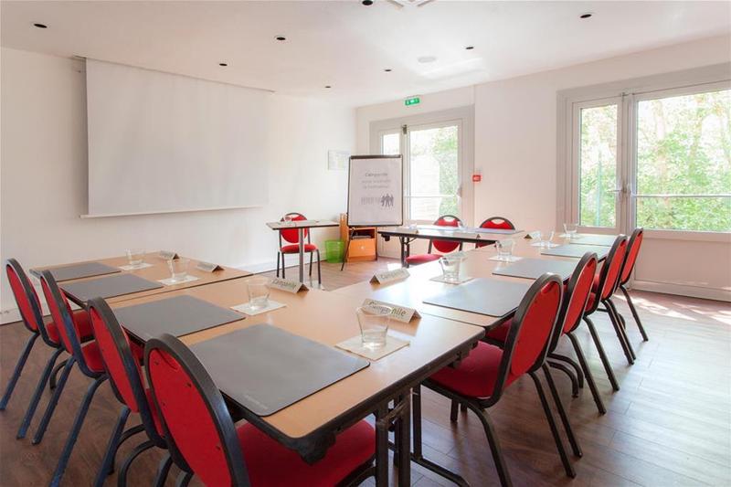 בית מלון כפרי Campanile Tours Sud  Chambraylestours