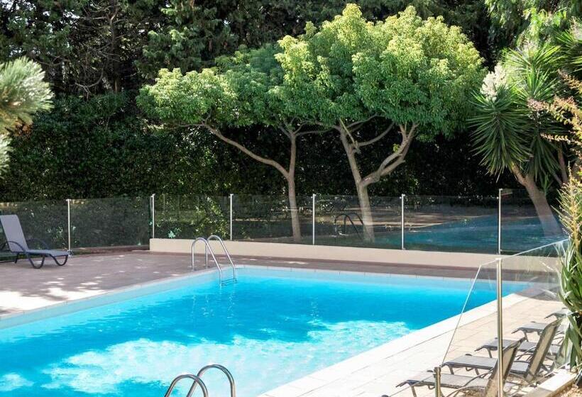 ホテル Ibis Styles Toulon La Seynesurmer