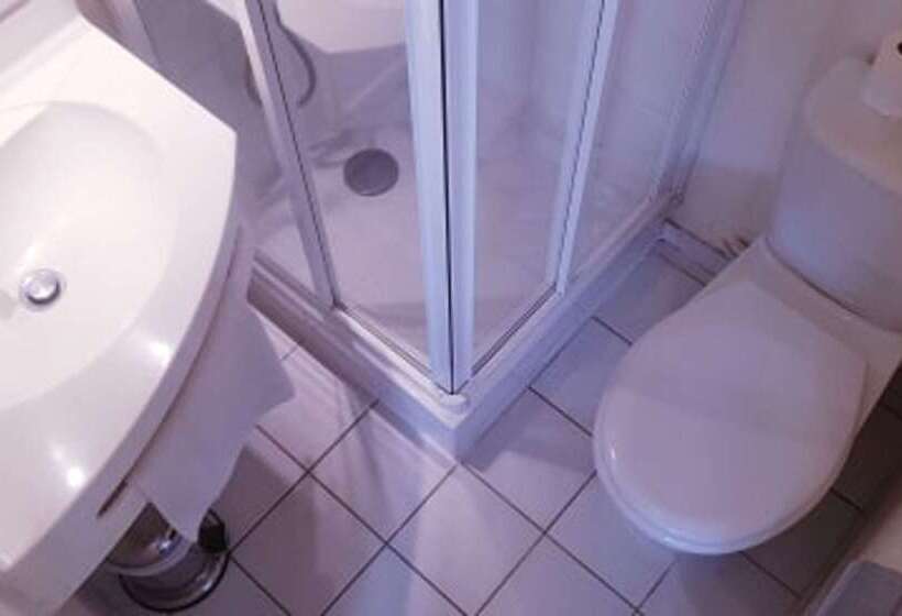 בית מלון כפרי Kyriad Chantilly