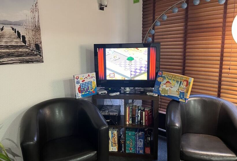 هتل Kyriad Direct Marseille Est La Valentine