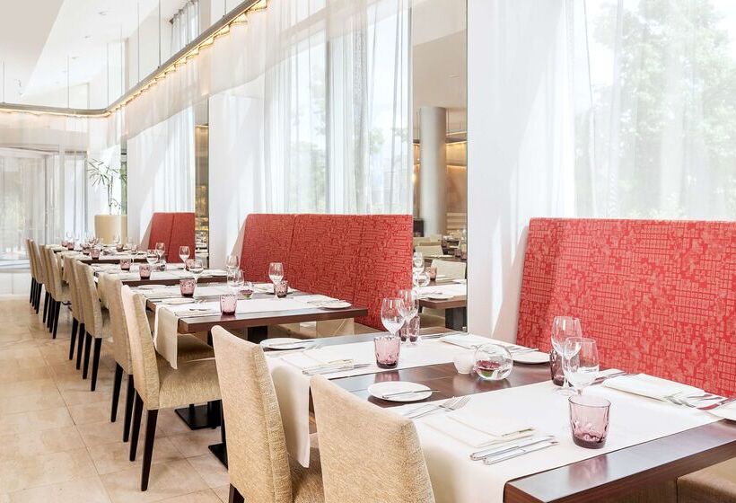 هتل NH Collection Koln Mediapark