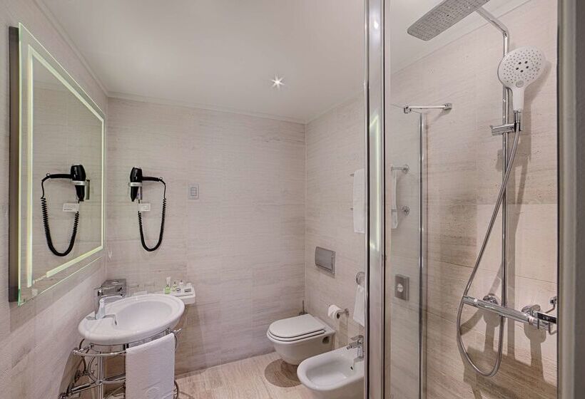 Отель NH Collection Porta Nuova