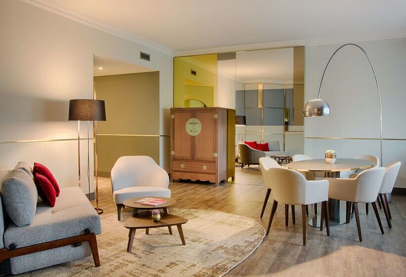 Отель NH Collection Porta Nuova