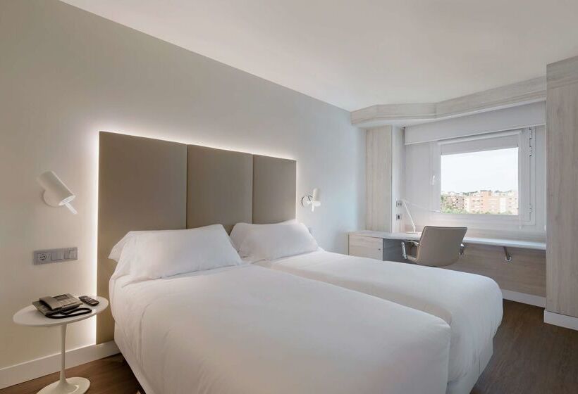 هتل NH Barajas Airport