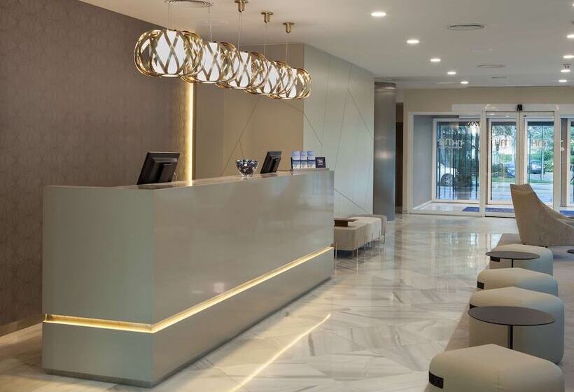 هتل NH Barajas Airport