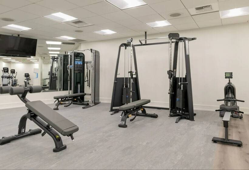 هتل The Beverly Hilton