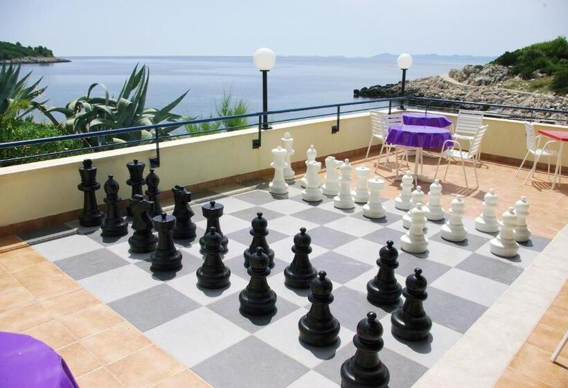 Priscapac Resort & Apartments