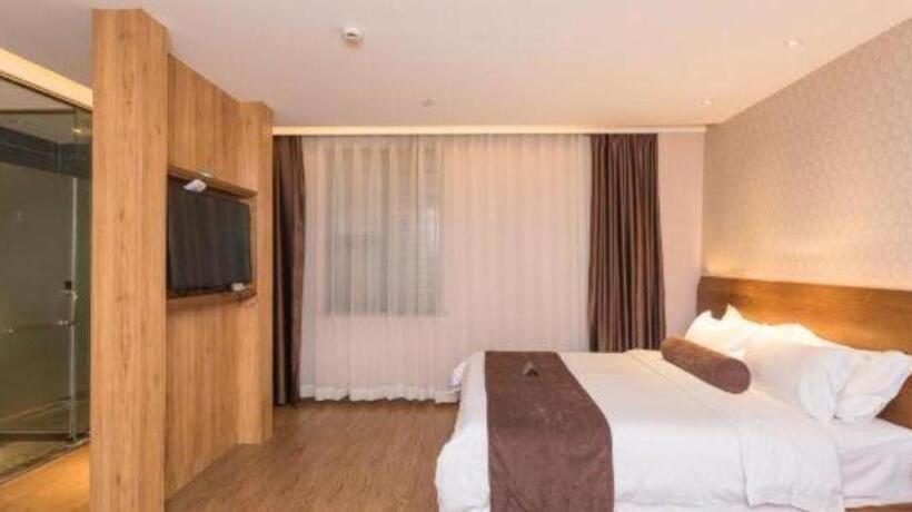 בית מלון כפרי James Joyce Coffetel Yichang East Railway Station Central Bus Station