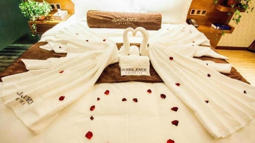 בית מלון כפרי James Joyce Coffetel Yichang East Railway Station Central Bus Station