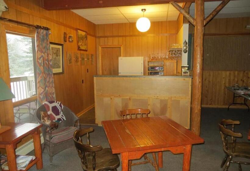 בית מלון כפרי Black Cat Guest Ranch