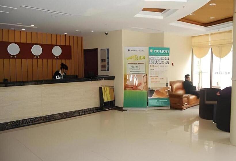 בית מלון כפרי Greentree Inn Zibo  Renmin Park