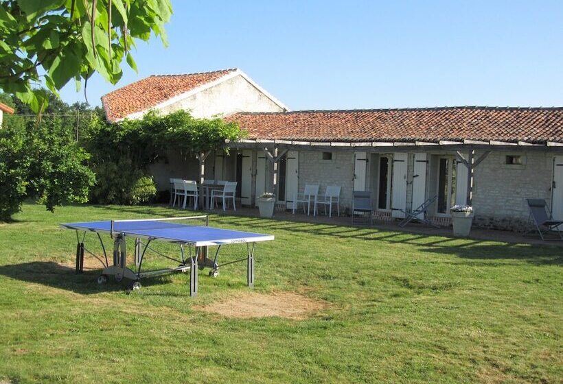 Отель Le Clos De Saires Lodges