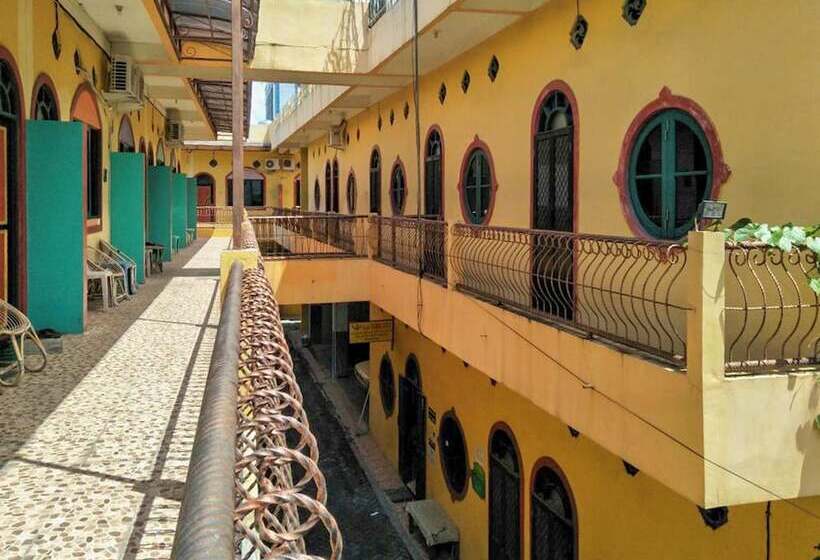 هتل Koolkost Syariah Near Pasar Terapung Banjarmasin