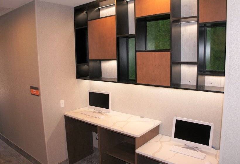 בית מלון כפרי La Quinta Inn & Suites By Wyndham Marysville