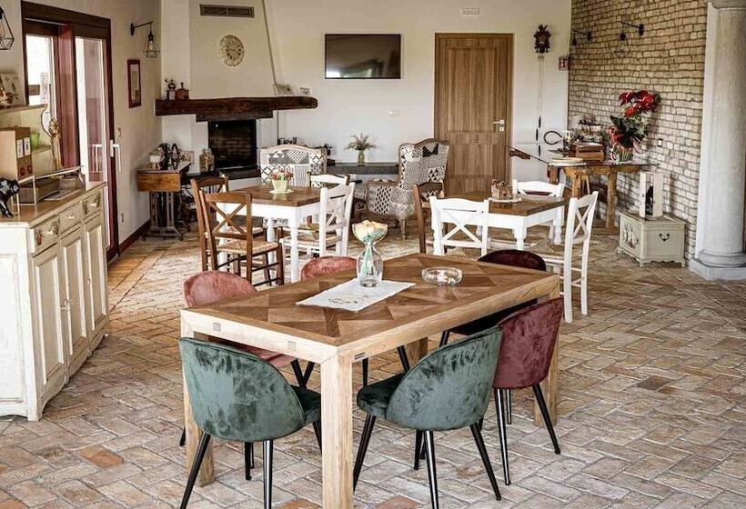 فندق Agriturismo Casale Ai Prati
