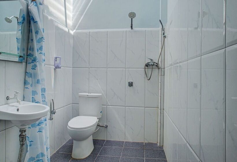 هتل Oyo 3266 Alifah Residence Syariah