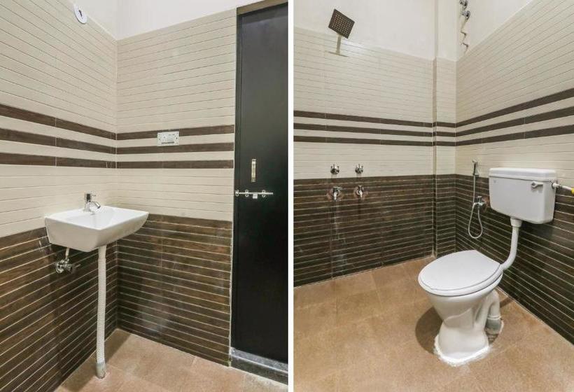 فندق Oyo 64632 Laxmi Palace