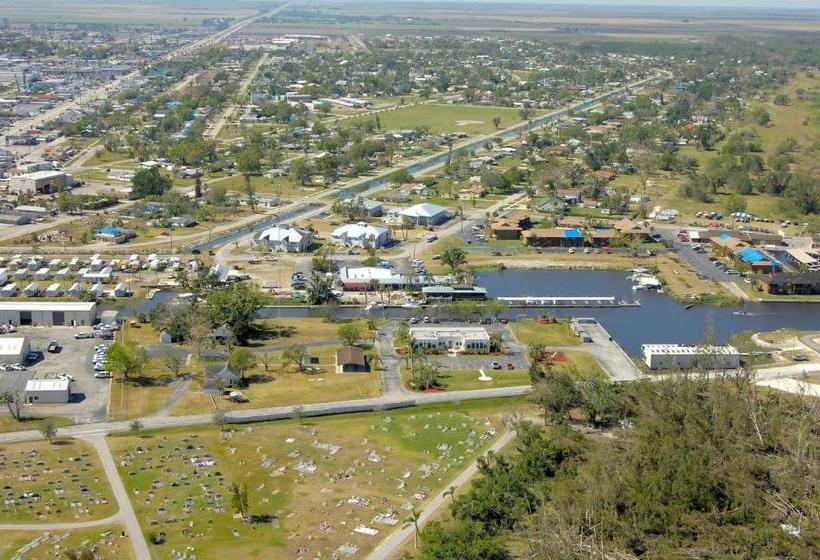 فندق Roland And Mary Ann Martin Resort