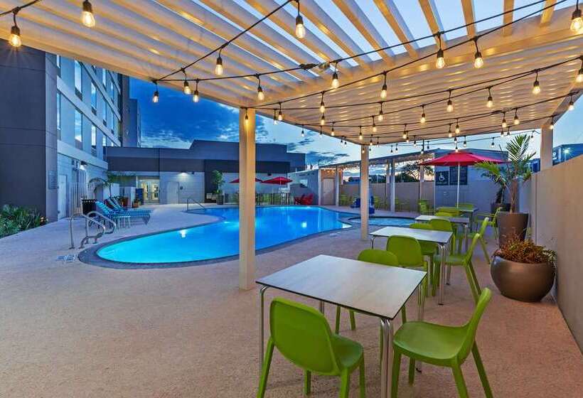 فندق Tru By Hilton Laredo Airport