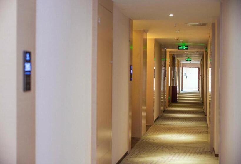 Lavande Hotel Chongqing West Station Baguo Cheng