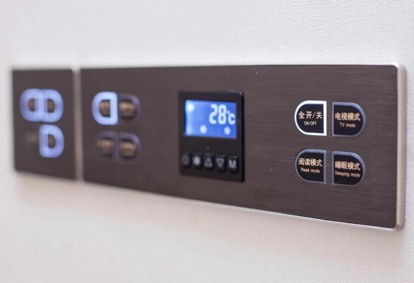 Lavande Hotel Chongqing West Station Baguo Cheng