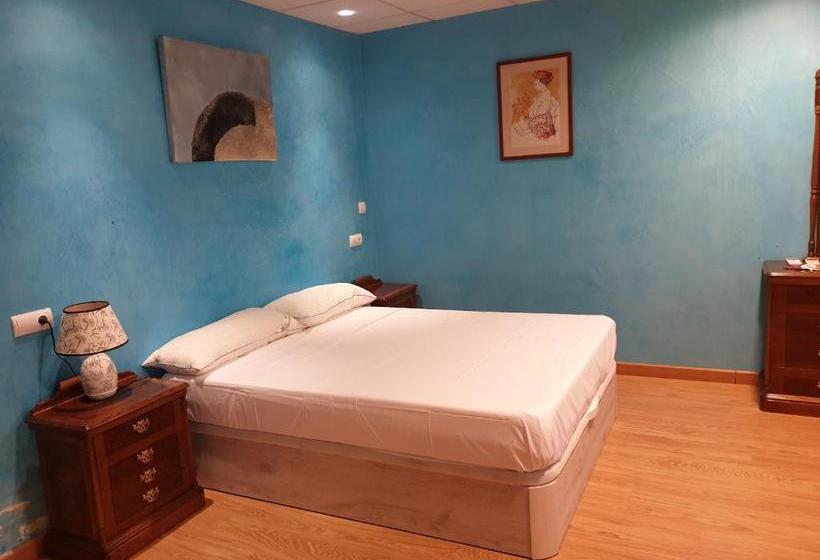 פנסיון Hostal Alfil