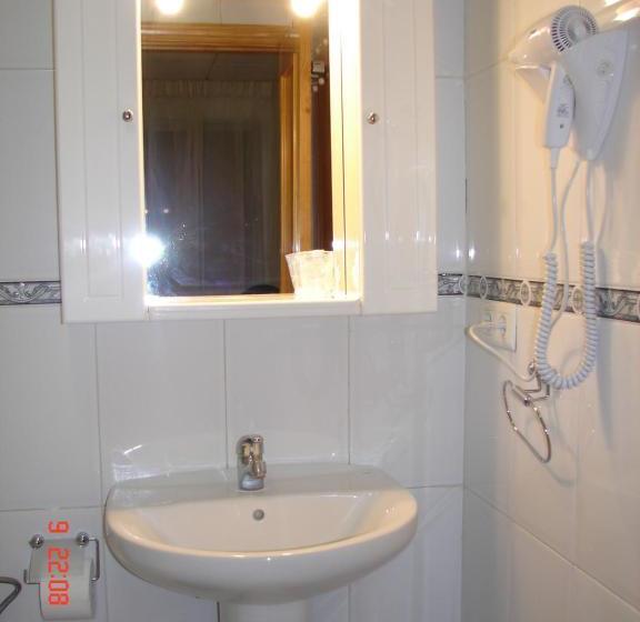 פנסיון Hostal Alfil